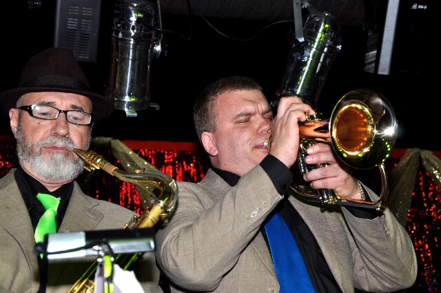 min 2008 11 08 fous swing 094